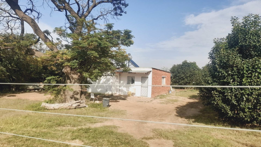 6 Bedroom Property for Sale in Kameeldrift-Wes North West